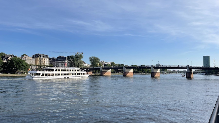 Bords de quai à Francfort