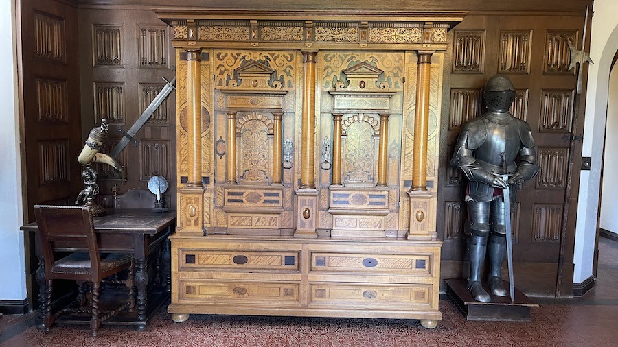 Armoire à colonnes