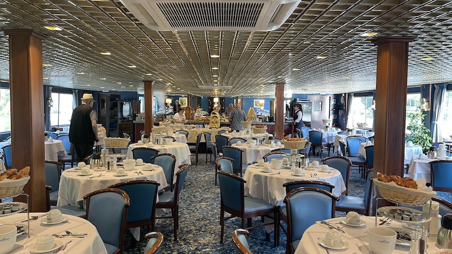 La salle de restaurant du Monet