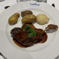 Cuisse de canard et pommes